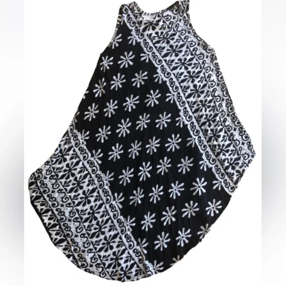 Vintage Black and White Beach Coverup Funky Pattern Maxi Dress Asymmetrical Hem - Picture 4 of 11